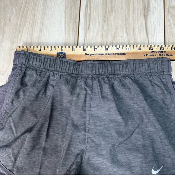 Nike Womens Dry Running Tempo‎ Athletic Shorts DB4487 067 Gray Size Small New - Picture 4 of 9